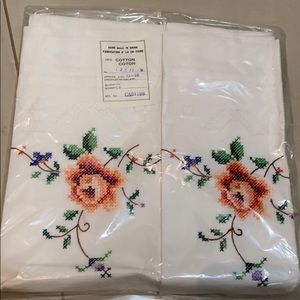 NWT 2 pillowcases with floral embroidery